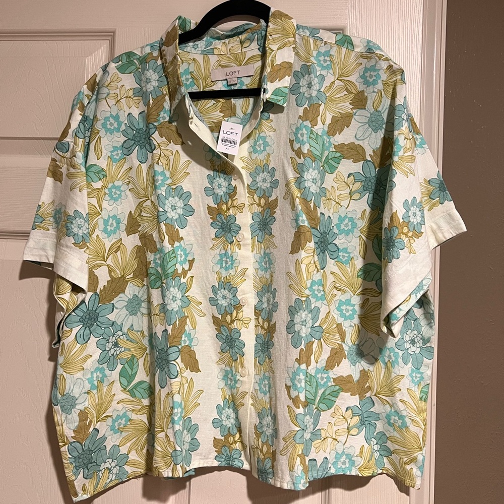LOFT
NWT
Gardenia Linen Blend Everyday Shirt
Size XL
Blue Green Cream - Picture 2 of 4